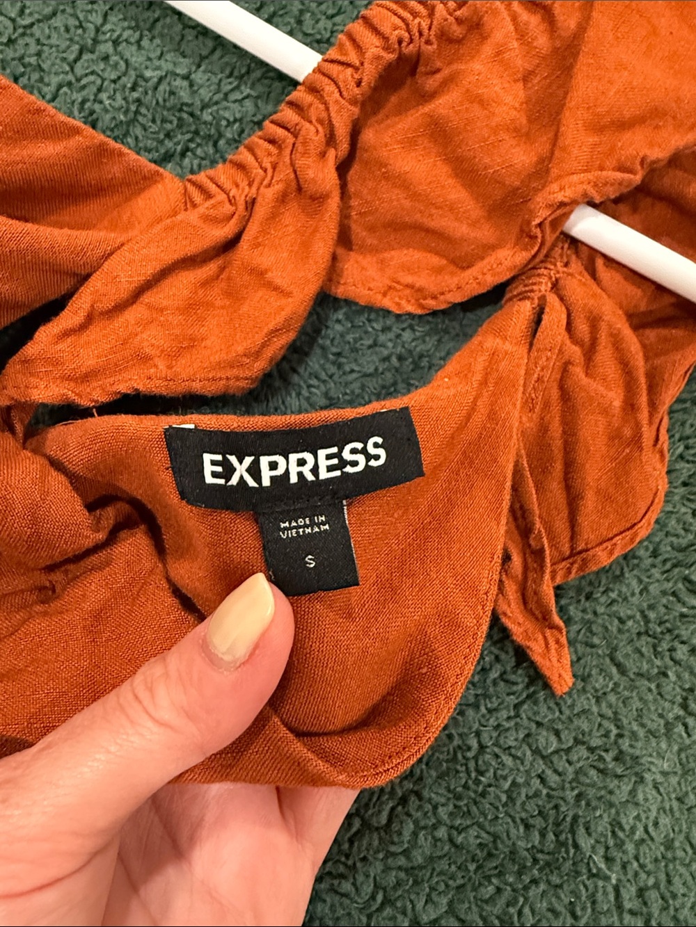 Express Red Ruffle Crop Top - Picture 2 of 3